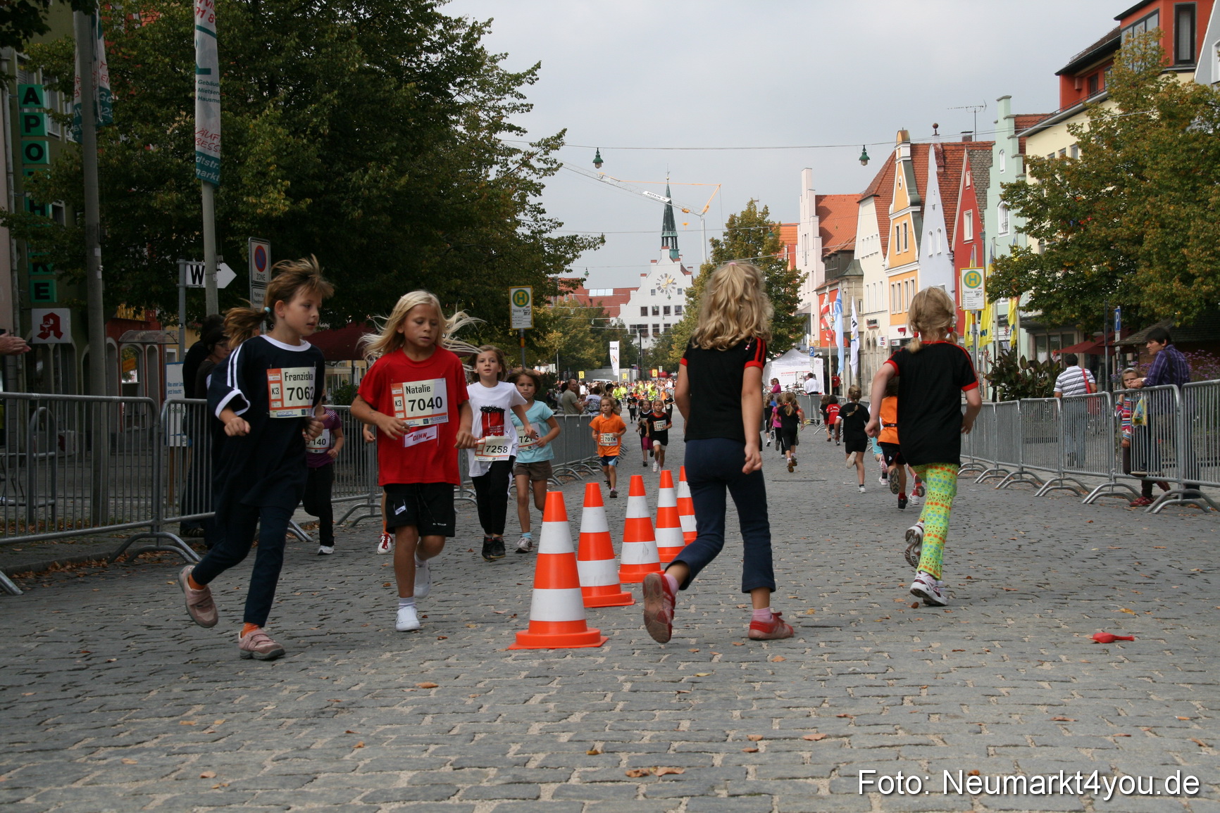 0140 Stadtlauf Neumarkt Bambinilaeufe 200909